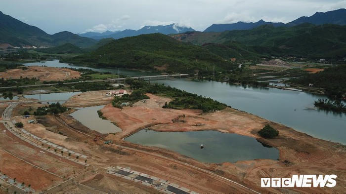 Toàn cảnh Dự dán Golden Hills.