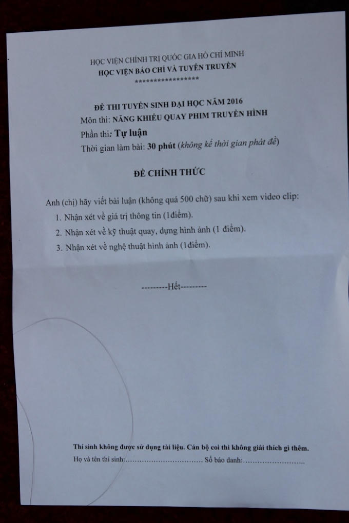 Đề thi bài luận của môn Năng khiếu báo chí chuyên ngành Quay phim truyền hình ngày 11/8.