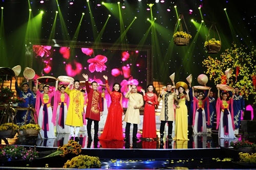 Phim “oanh tạc” phòng vé của cha con Hoài Linh lên sóng Tết nguyên đán