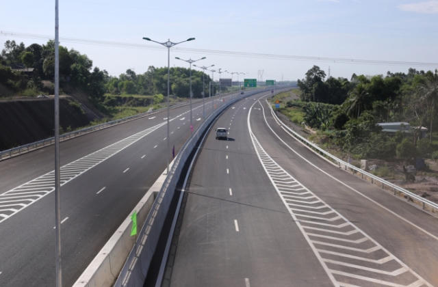 Thống nhất chủ trương nghiên cứu đầu tư hai tuyến đường tại Quảng Nam, Kon Tum