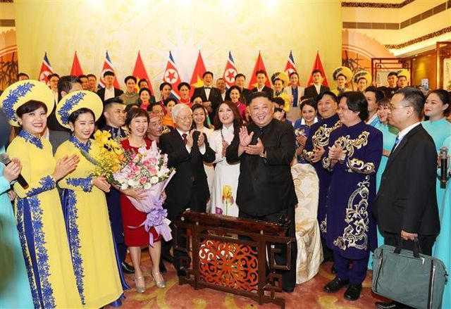 Chủ tịch Triều Ti&ecirc;n Kim Jong-un đ&aacute;nh thử đ&agrave;n bầu Việt Nam