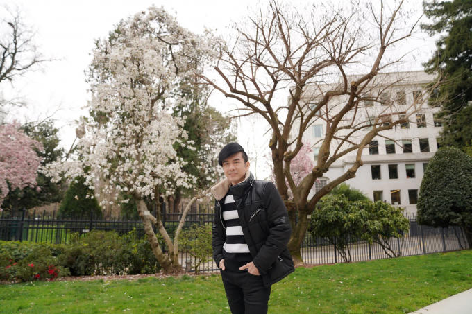 Đan Trường x&uacute;c động kể về kỉ niệm buồn vui trong những lần lưu diễn