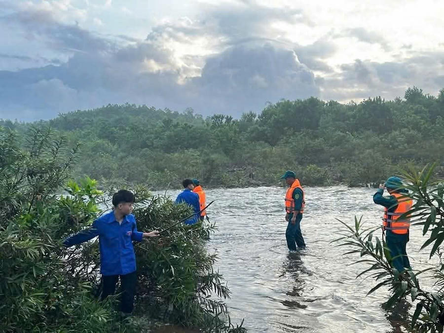 Các lực lượng đang nỗ lực tìm kiếm nạn nhân cuối cùng.
