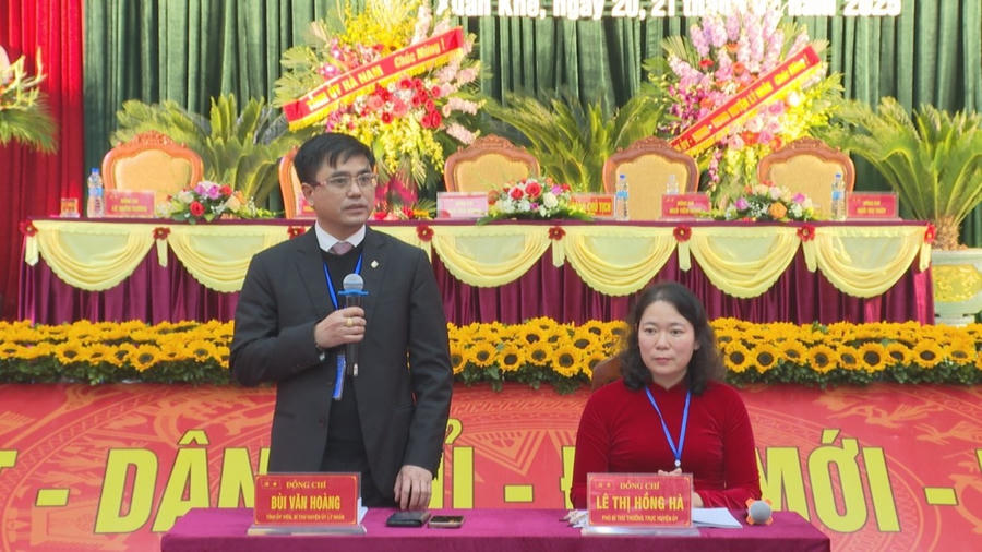 ông Bùi Văn Hoàng - Tỉnh ủy viên, Bí thư Huyện ủy phát biểu