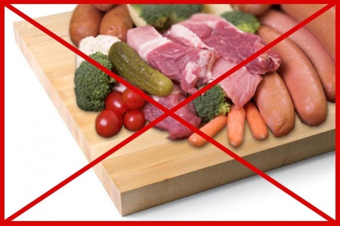 Sai lầm dễ mắc sẽ biến thịt th&agrave;nh ổ vi khuẩn