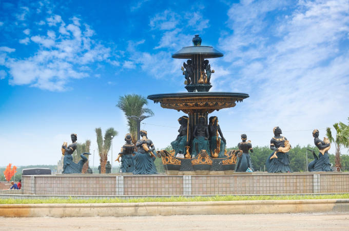 Quảng trường Ánh Sáng.