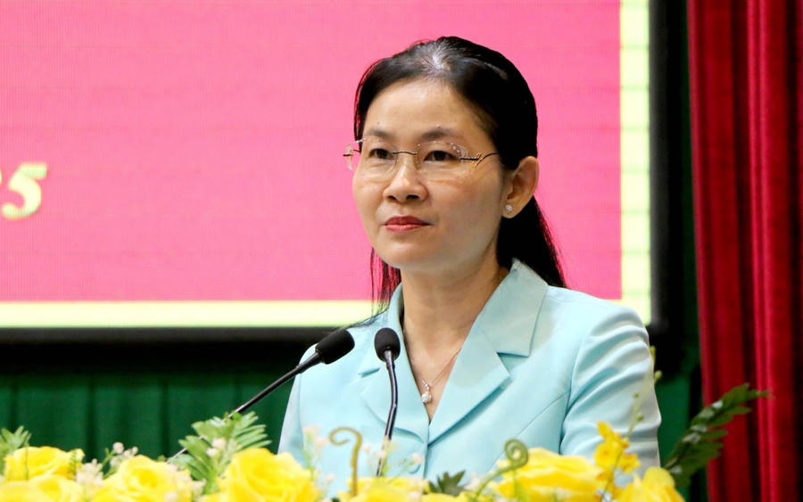 Bà Tôn Ngọc Hạnh, Ủy viên dự khuyết BCH Trung ương Đảng, Phó Bí thư Thường trực Tỉnh ủy, Chủ tịch HĐND tỉnh Đồng Nai phát biểu chị đạo tại hội nghị.