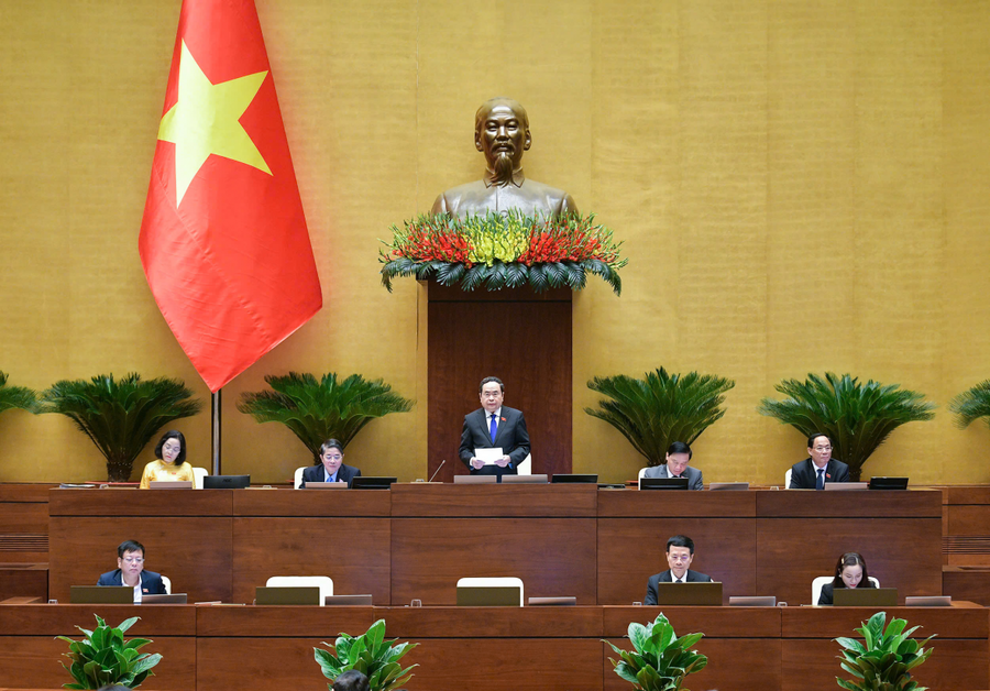 Chủ tịch Quốc Hội Trần Thanh Mẫn điều hành phiên họp. Ảnh quochoi.vn
