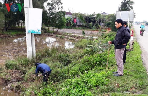 Kiểm tra tại khu vực xảy ra tình trạng cá chết.