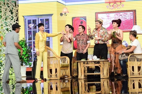 Cát Phượng đứng hình vì bị mọi người trêu trọc khi nhắc đến Thái Hòa.