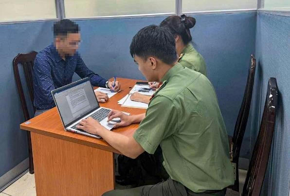 Cơ quan Công an làm việc với H.V.K.