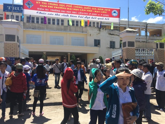 Thí sinh rời khởi điểm thi trường Đại học Bạc Liêu (cơ sở 2).