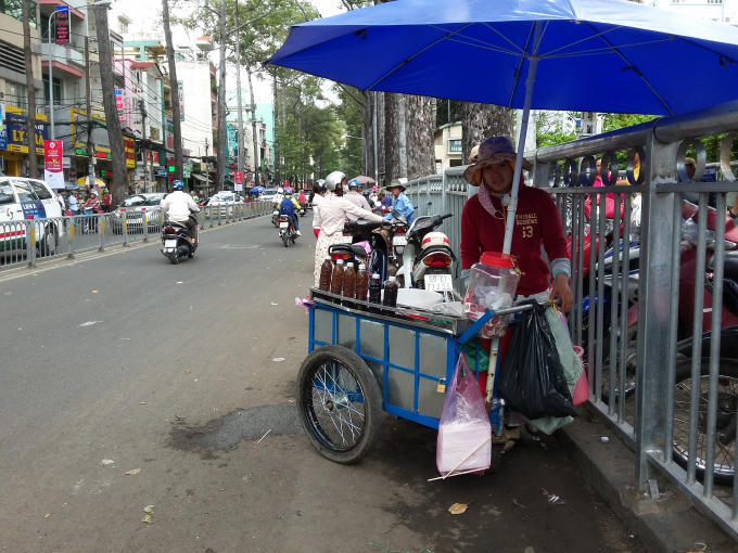 Gánh hàng rong...