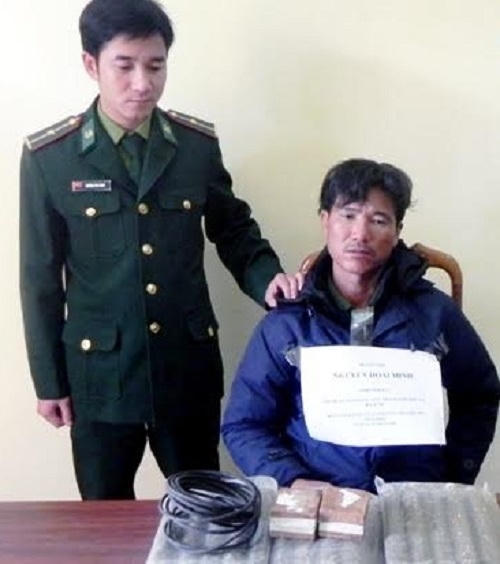 Đối tượng Nguyễn Hoài Minh cùng toàn bộ tang vật.