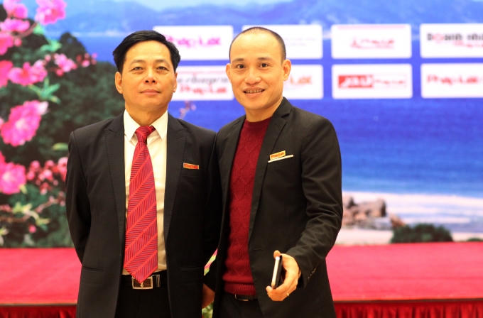 Ông Vũ Hoàng Diệp, Phó tổng biên tập báo Pháp luật Việt Nam và Tổng thư ký toà soạn PhapluatPlus.vn Phạm Quốc Cường tại buổi lễ.
