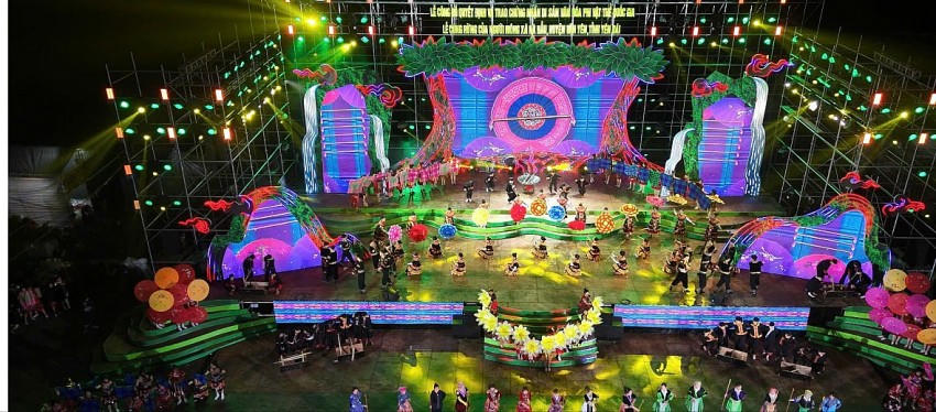 Các tiết mục văn nghệ.