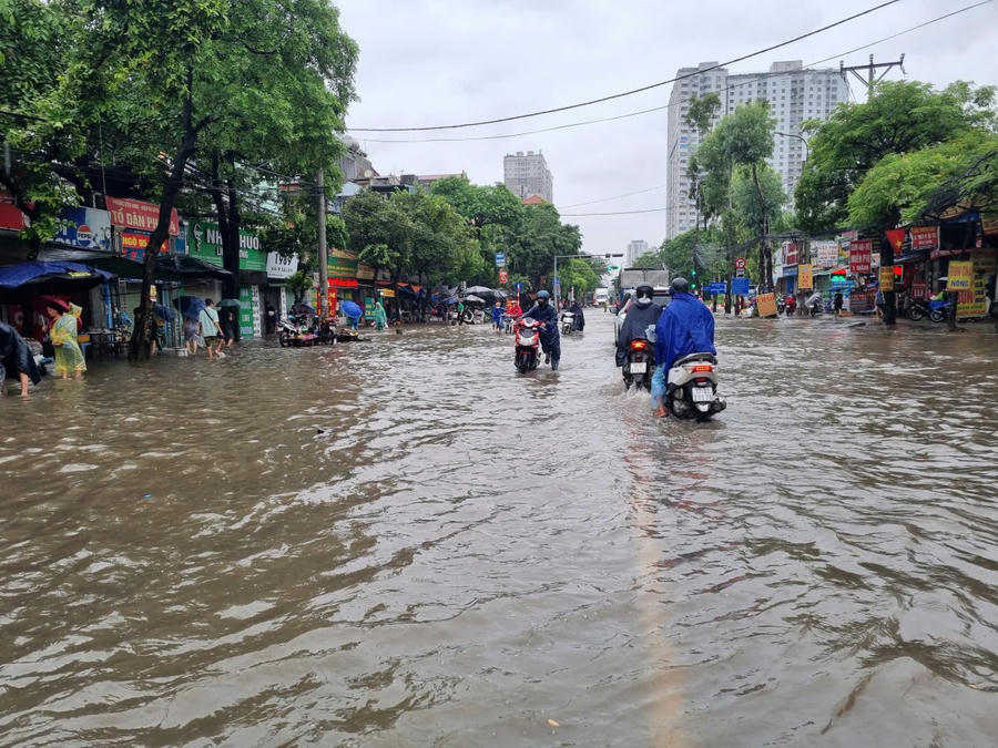 Bộ Xây dựng trả lời về nguyên nhân và giải pháp chấm dứt tình trạng ngập úng tại các đô thị trên cả nước.