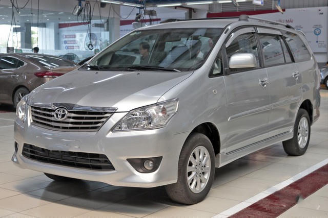 Chỉ cần bỏ ra vài chục triệu đồng, những chiếc xe taxi thanh lý có thể lột xác thành xe gia đình. Ảnh TK.