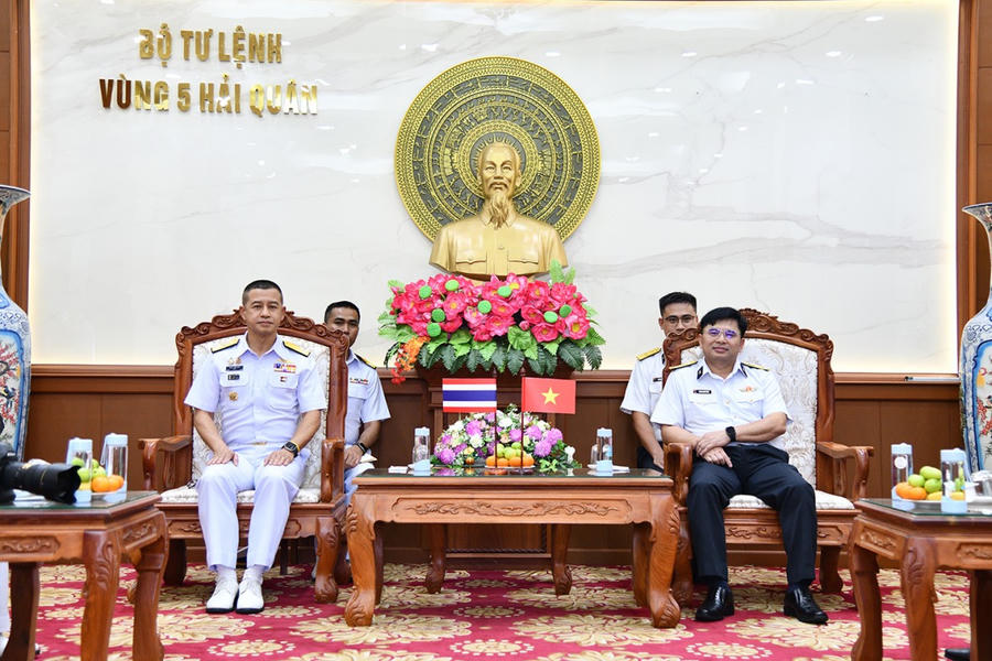 Đại tá Trịnh Xuân Tùng chủ trì tiếp đoàn công tác Hải quân Hoàng gia Thái Lan