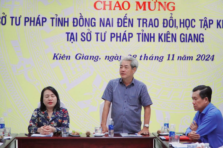 Ông Trần Văn Khái - Giám Sở Tư pháp tỉnh Kiên Giang phát biểu.