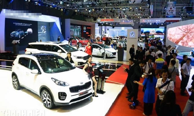 Tết này nhân viên ô tô được thưởng cao gấp 2-3 lần mọi năm, với số tiền từ 50-100 triệu đồng.