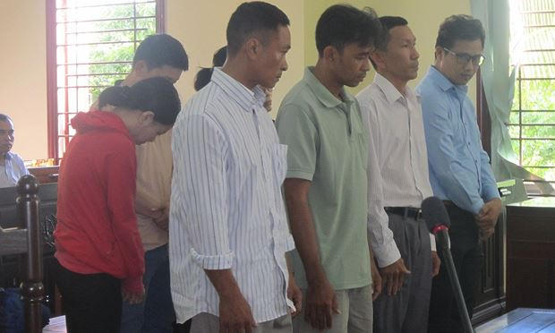 Các bị cáo tại phiên tòa ngày 19/9.
