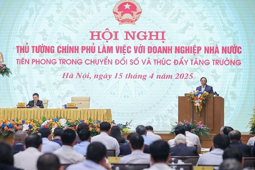 Thủ tướng lưu ý, các doanh nghiệp nhà nước phải phối hợp với nhau, học tập, hỗ trợ lẫn nhau và với các doanh nghiệp tư nhân tốt hơn nữa. Ảnh: VGP