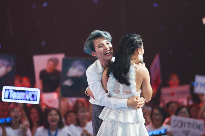 S&acirc;n khấu The Voice Kids n&oacute;ng