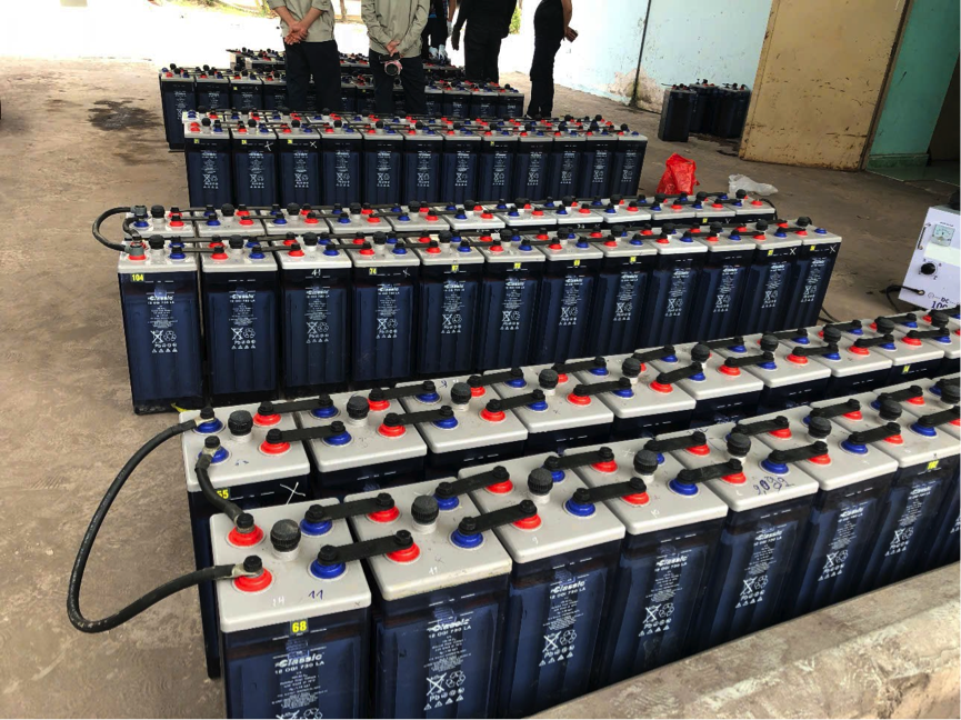 Ắc quy đã được tái tại qua qúa trình thu gom và xử ký các bình ắc quy cũ.