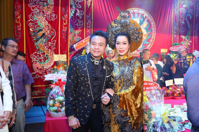 Trịnh Kim Chi tất bật chuẩn bị mọi công đoạn cho giỗ Tổ sân khấu trang nghiêm