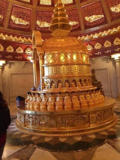 Hình ảnh bên trong tầng cao nhất của bảo tháp. Ảnh: Bảo Yến.