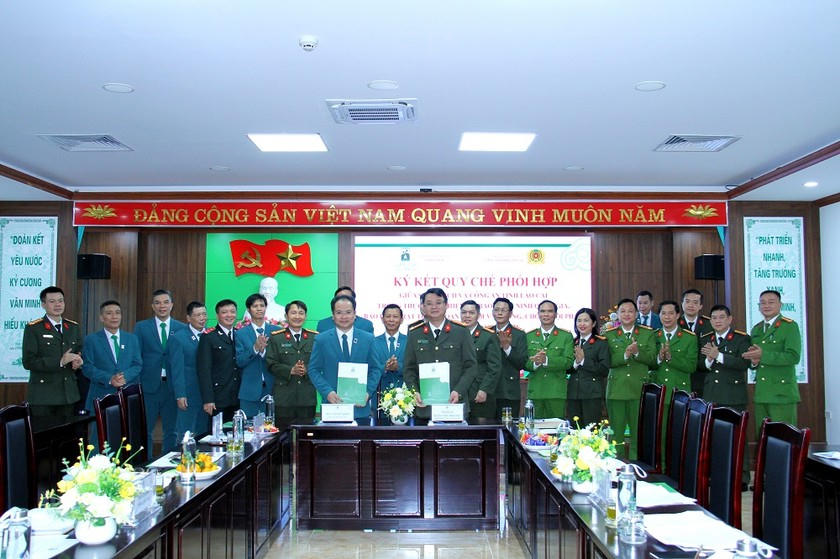 anh-4-ky-ket-quy-che-phoi-hop-giua-2-luc-luong-2-4906