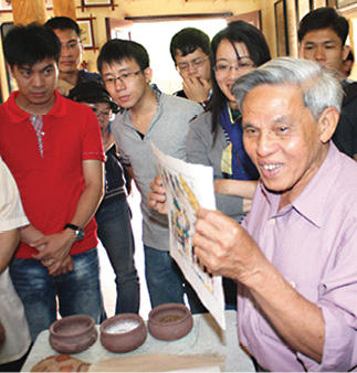 Nghệ nhân Nguyễn Đăng Chế, người lưu giữ dòng tranh Đông Hồ, Thuận Thành, Bắc Ninh.