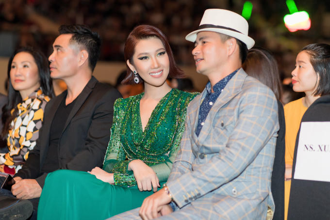 Ở sự kiện tối qua, cả Thuý Ngân và Trung Dũng đều nhận được lời mời từ ban tổ chức nên quyết định đi chung cùng nhau.