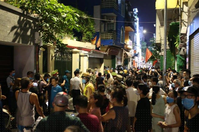 Khám xét nhà riêng, nơi làm việc của Chủ tịch Hà Nội Nguyễn Đức Chung - ảnh 5