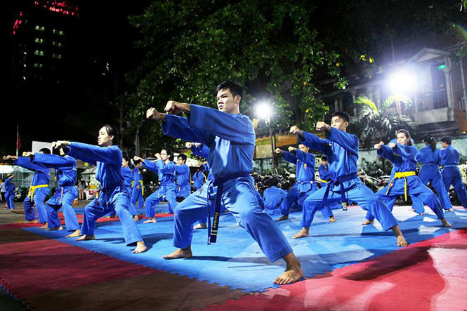 Các lớp võ luôn thu hút đông người học bởi những lợi ích mà nó đem lại.