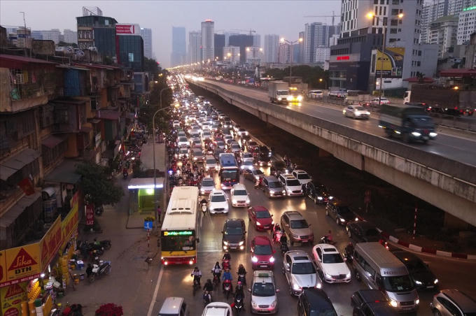 Tuy nhiên, những ngày cận tết Kỷ Hợi 2019, lượng phương tiện lưu thông nhiều khiến tình trạng ùn tắc trên đường vành đai 3 vẫn thường xuyên diễn ra, đặc biệt trong giờ cao điểm.