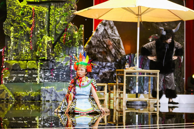 Việt Hương cười không ngừng với Next top model làng hài