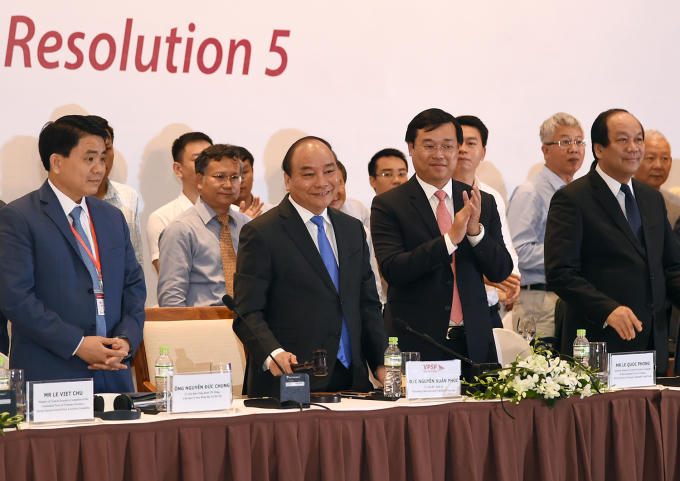 Thủ tướng gõ búa thể hiện sự đoàn kết thống nhất của diễn đàn.