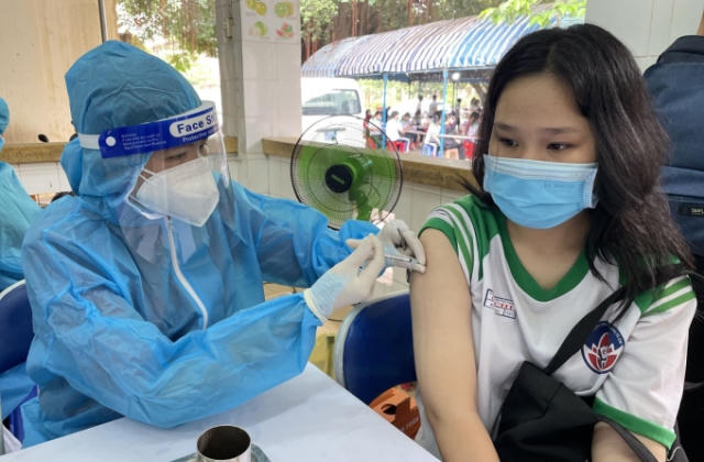 Có 34 tỉnh, thành bao phủ đủ 2 liều vaccine cho trẻ từ 12-17 tuổi