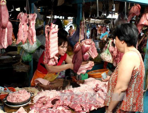 Giá thịt lợn tăng mạnh trong thời gian qua. Ảnh: TTXVN