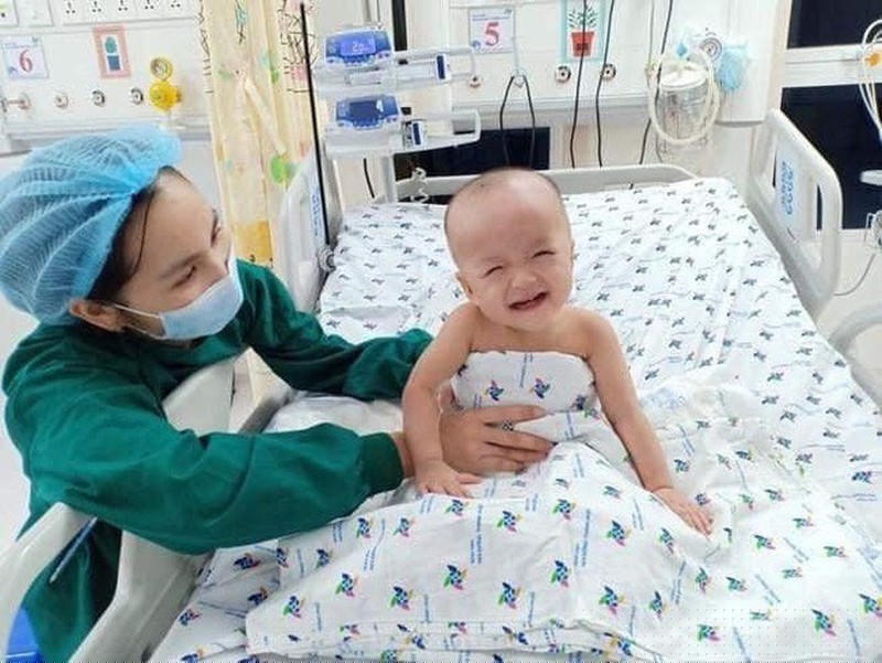 Siêu đáng yêu với hình ảnh hai bé Trúc Nhi và Diệu Nhi chống cằm cười tít mắt - Ảnh 3.