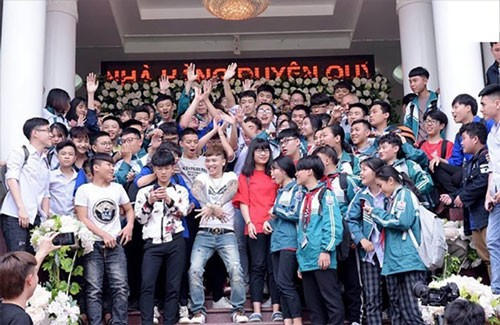 Khá Bảnh được nhiều bạn trẻ hâm mộ Ảnh: INTERNET