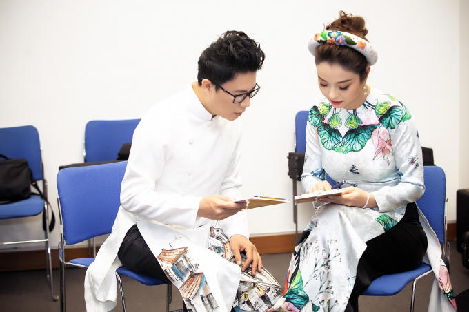 Chương trình dành cho kiều bào ở khắp nơi trên thế giới trở về quê hương đón Tết Nguyên Đán. Qua nhiều năm, chương trình Xuân Quê hương đã trở thành một món quà cho Việt kiều ở khắp nơi trên thế giới vào dịp cuối năm, đáp ứng tâm tư, nguyện vọng được trở về quê hương mỗi dịp Tết đến Xuân về của kiều bào trên toàn thế giới.