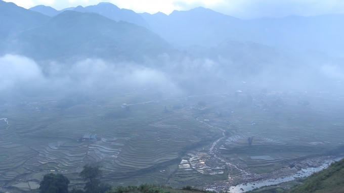 Sa Pa với làn mây mờ ảo.