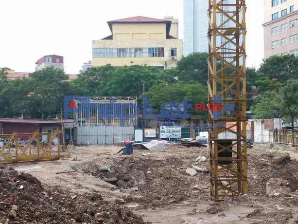 Khởi công từ nhiều năm nay thế nhưng đến nay công trình vẫn chưa xong phần móng.