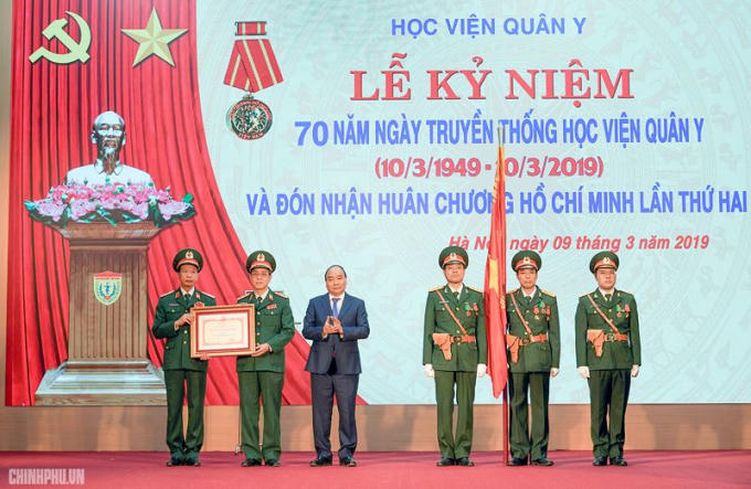 Thủ tướng đã trao Huân chương Hồ Chí Minh cho Học viện Quân y