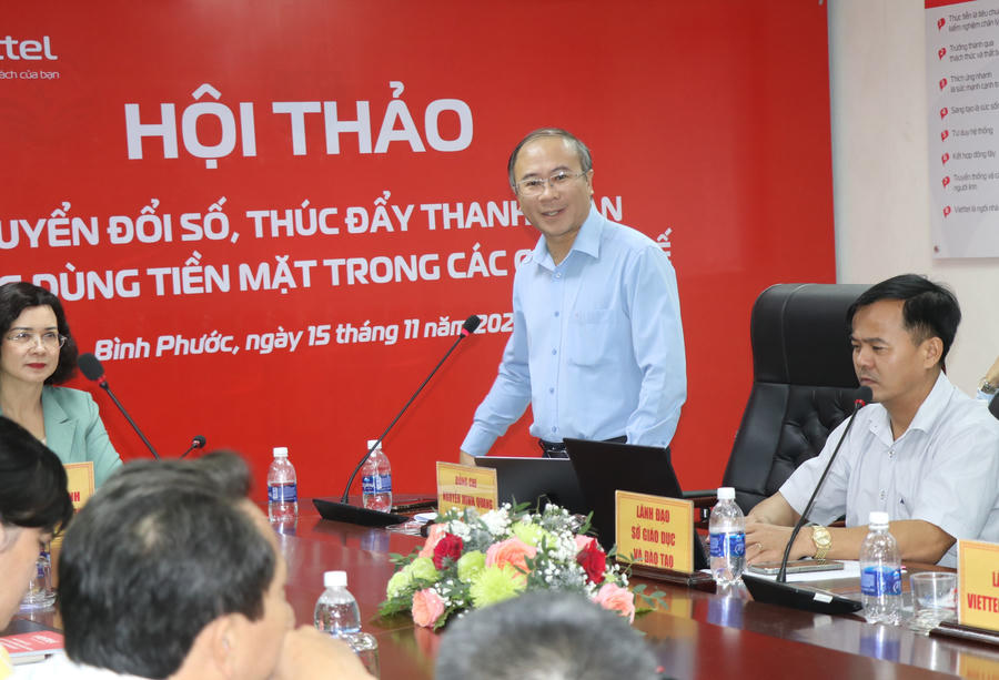 : Giám đốc Sở TT&TT Nguyễn Minh Quang phát biểu tại hội thảo. Ảnh: BPTV