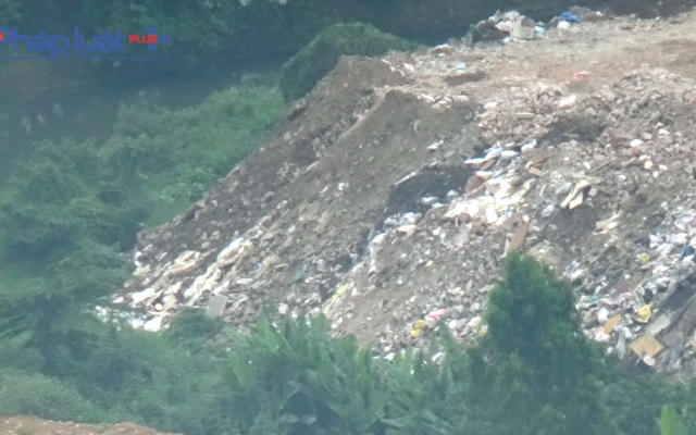 “Núi” phế thải cao như nhà tầng ở phường Xuân La: Công an quận Tây Hồ đã quyết liệt xử lý?