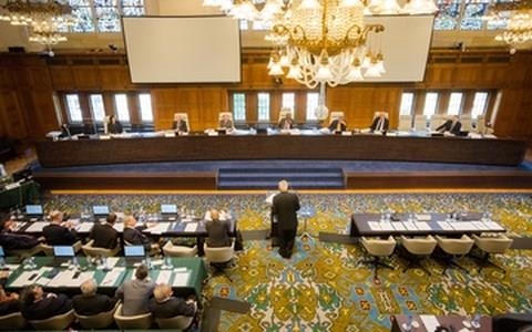 Ngư dân Philippines hồi hộp chờ phán quyết trong vụ kiện Biển Đông.